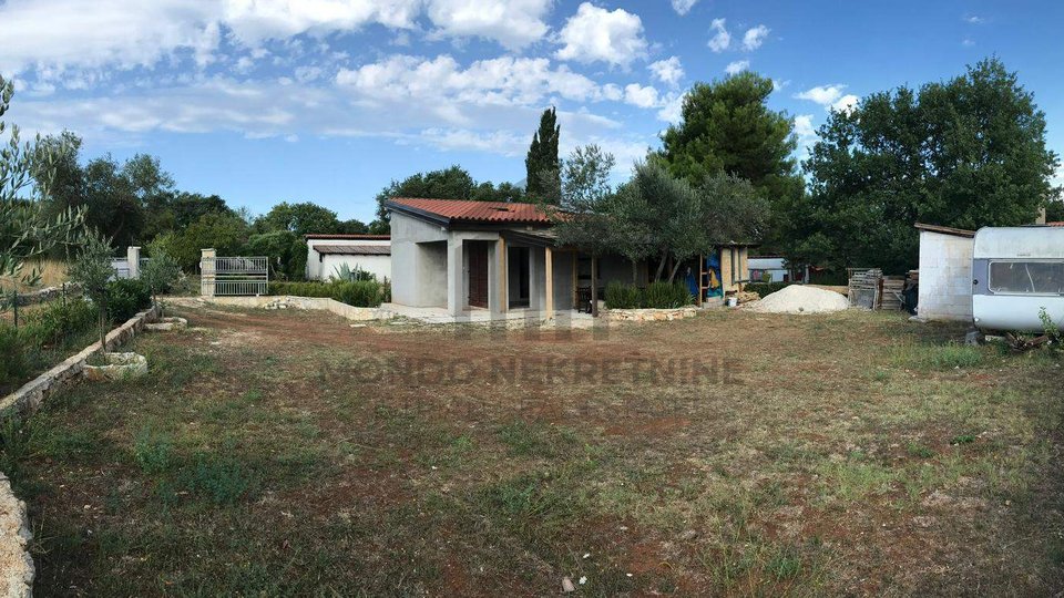 Istria, Peroj, beautiful legalized cottage with 500 m2 garden