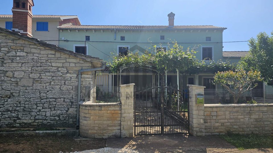 Istria, Žminj, surroundings, older House with additional facilities