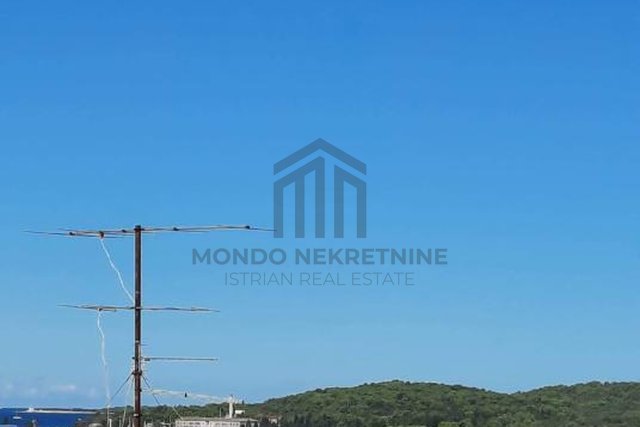 Istra, Pula, Dvosobni stan u centru grada sa pogledom na more