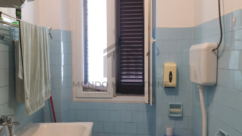 Istra, Pula - v bližini Arene, dvosobno stanovanje z dnevno sobo